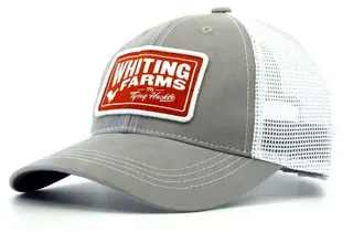 Whiting Farms Mesh Cap Nimbus CloudWhite Klassisk trucker caps med Whiting logo